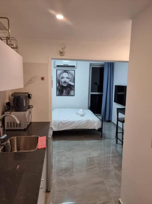 דירת זוּגַג מפנקת עם מרפסת משגעת ונוף למפרץ. Apartment Eilat Exterior foto